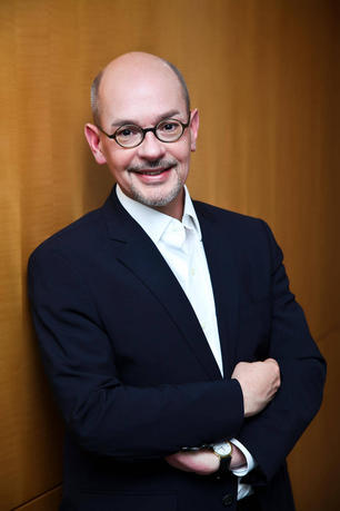 NEW: RISD Museum Names John W. Smith of Smithsonian… | Go Local Prov
